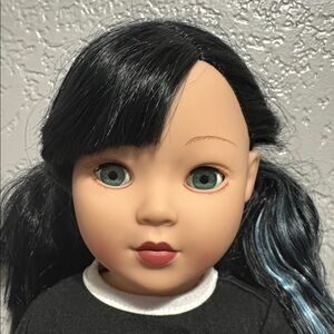 2009 Madame Alexander Doll black hair with streaks blue green eyes clothes shoes